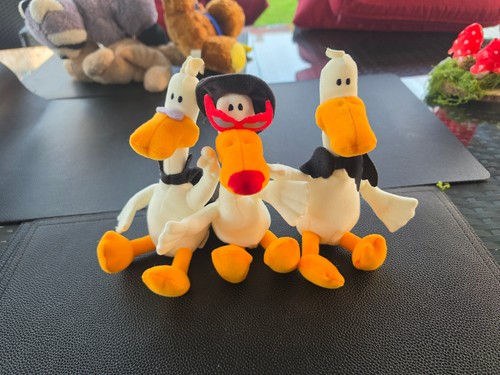 Sitting ducks - 3x,
